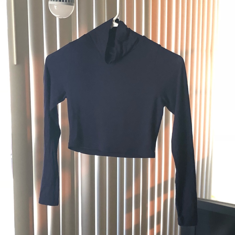 Navy Sheet Turtleneck Crop Top Size S/P